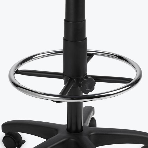 05-62552_BalanceStool_31in_Black_D2_grande_be144345-97a2-47b4-9f4c-bc02d1613a0d.jpg