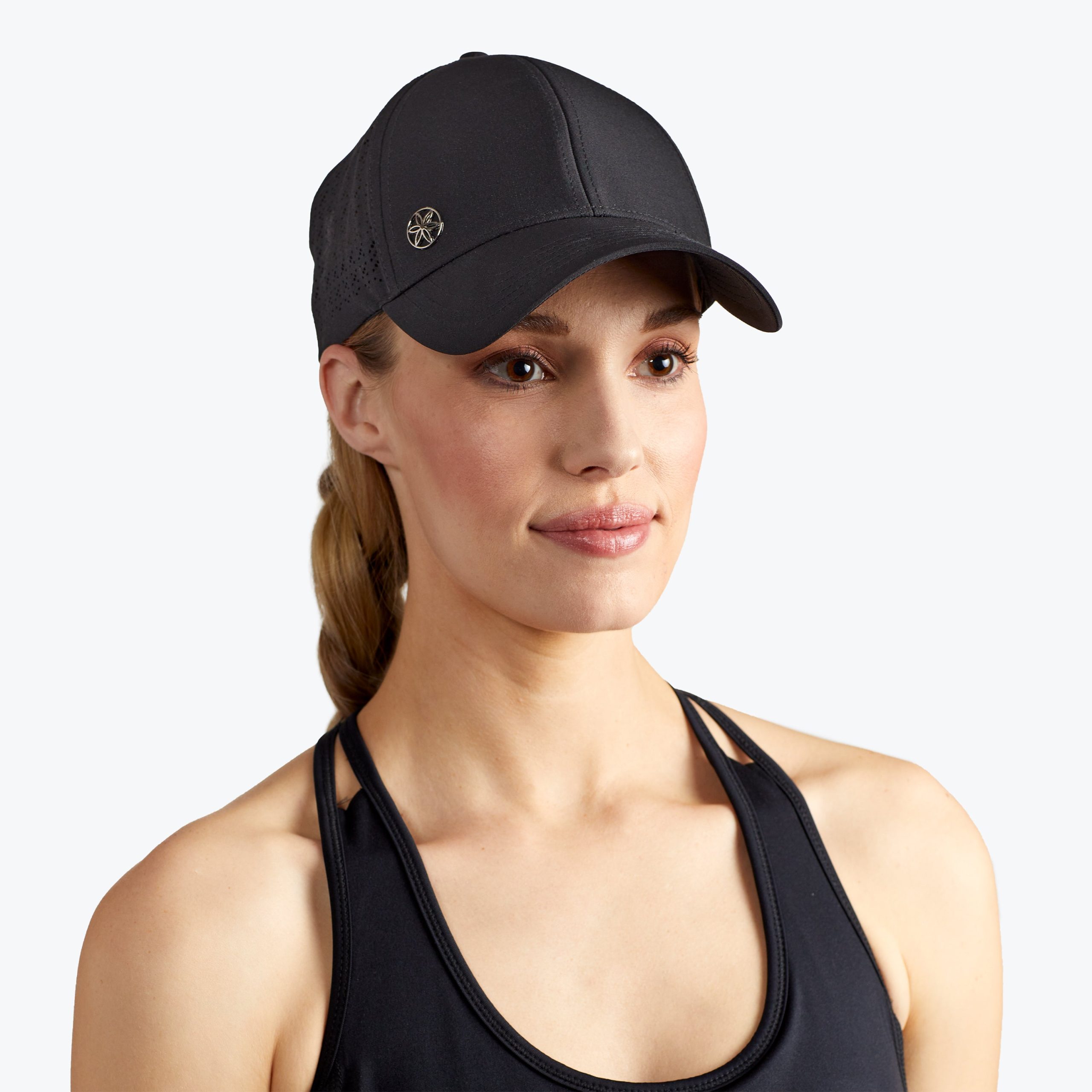 05-63572_CRUISER-BREATHABLE-NOVA-HAT-BLACK_A_7e3e604c-b8e1-4830-a67c-381cc89bffe5.jpg