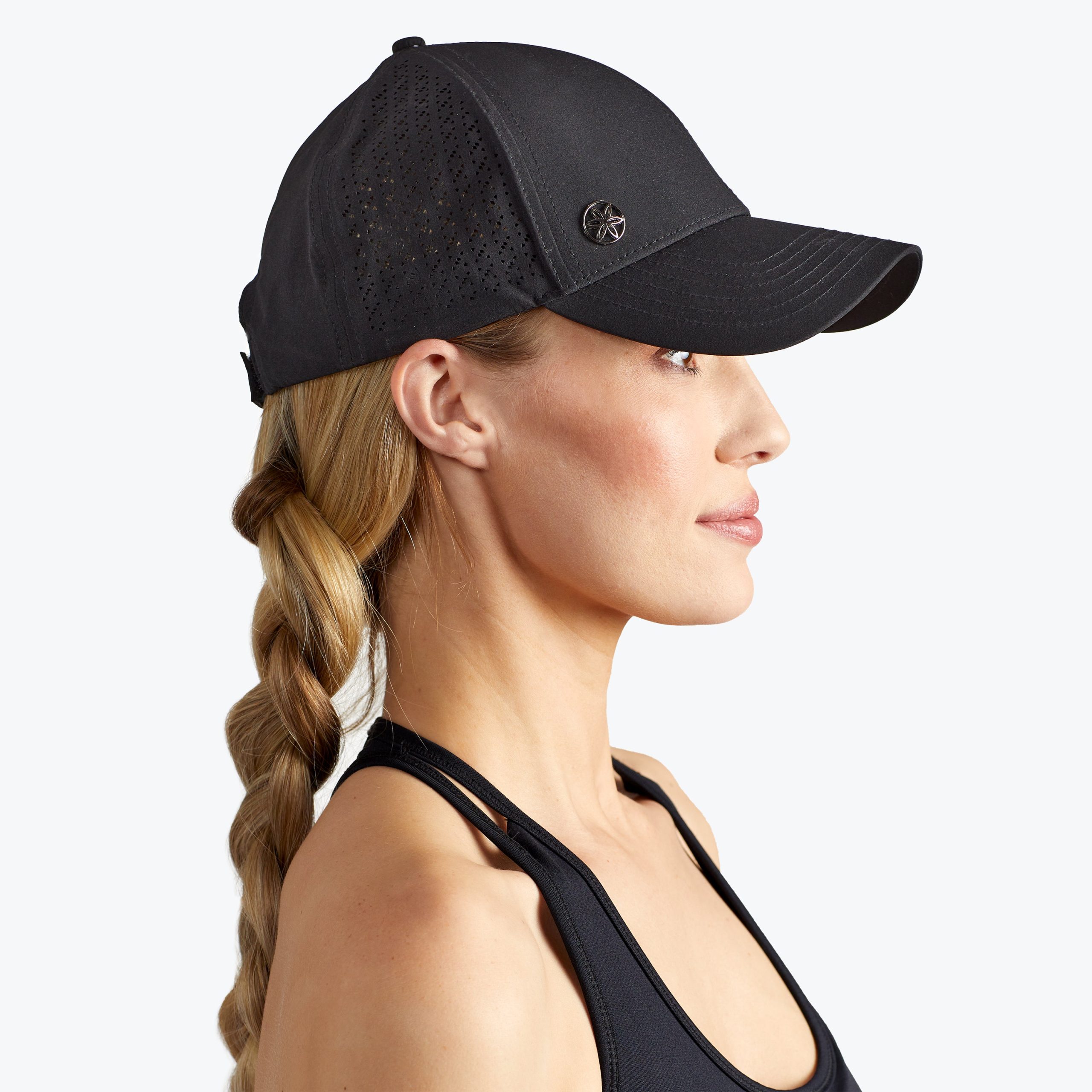 05-63572_CRUISER-BREATHABLE-NOVA-HAT-BLACK_B_1a56bc97-50cd-466e-bd03-1f096635d021.jpg