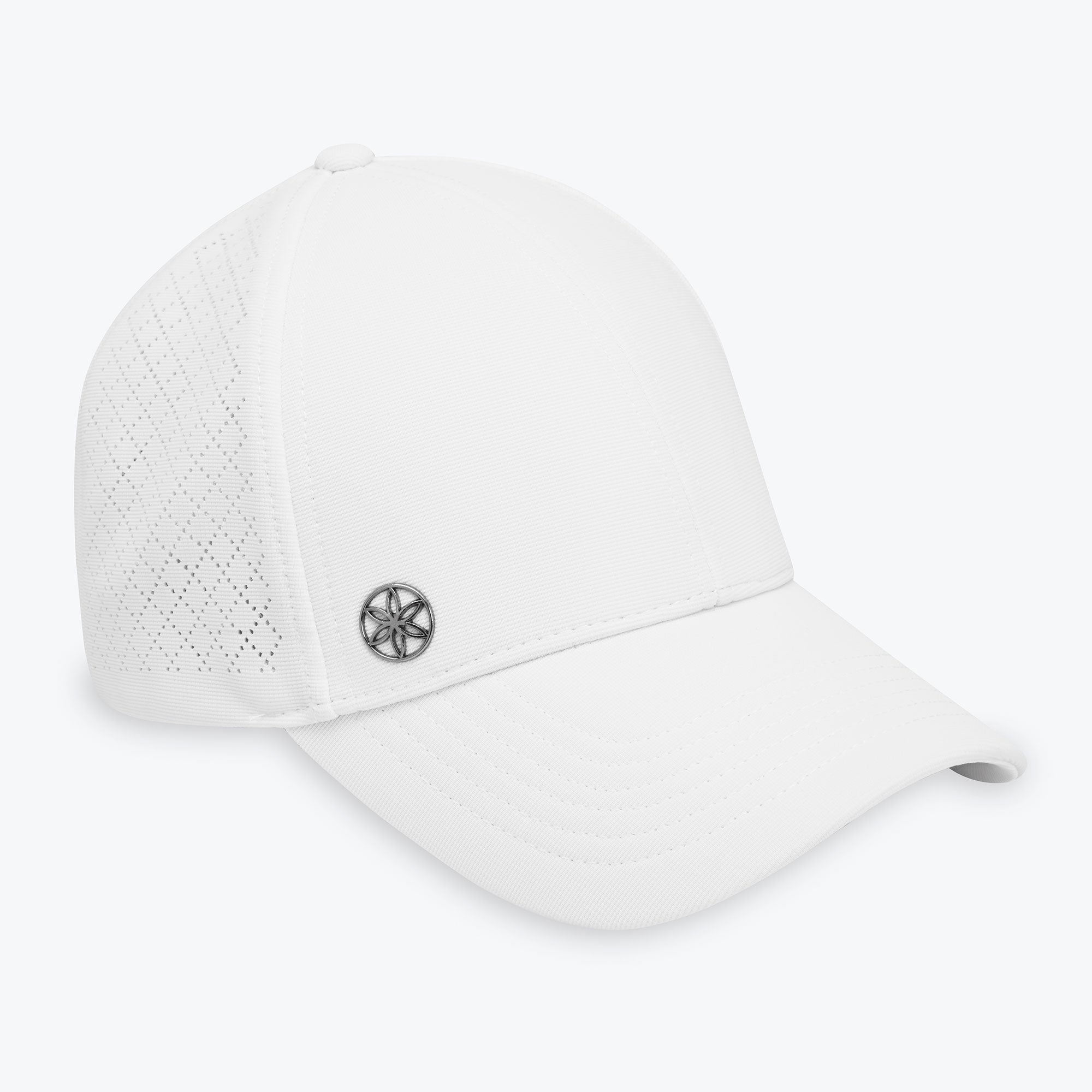 05-63918_WANDER-BREATHABLE-GEO-HAT-WHITE_A.jpg