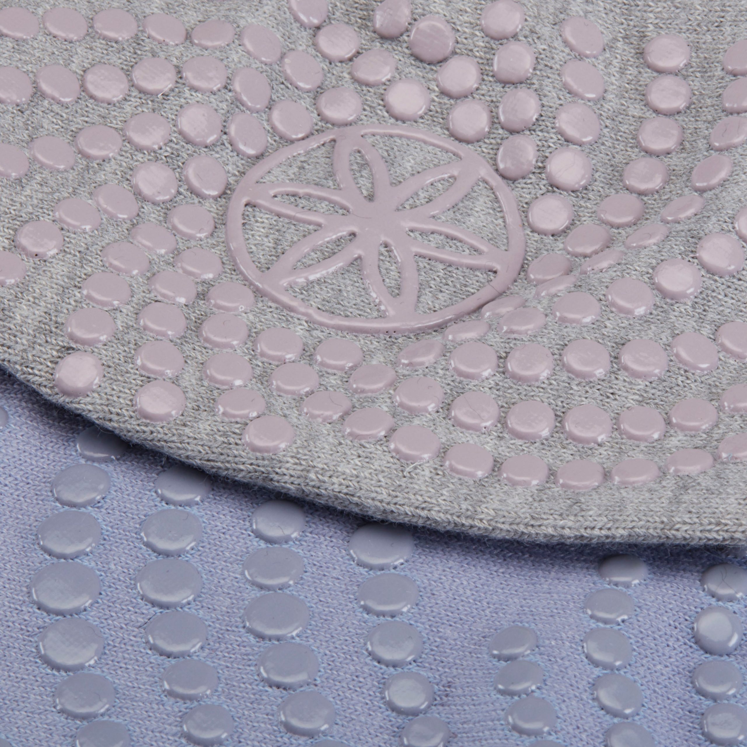 05-64995_GAIAM-GRIPPY-YOGA-BARRE-SOCKS-2PK-WILD-LILAC_D.jpg